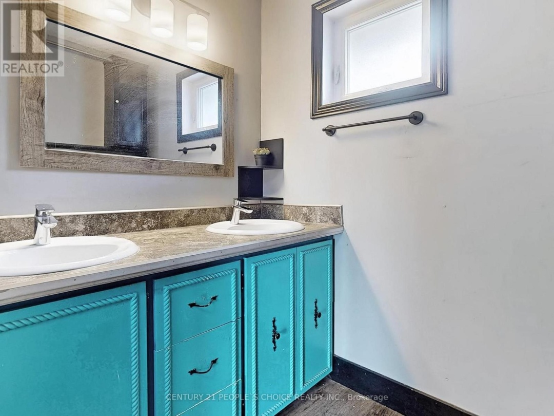 156 MAIN STREET W, 