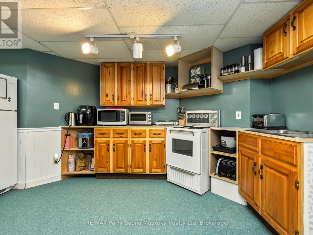 54 PINERIDGE DRIVE, McDougall