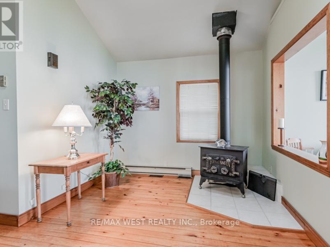 4669 ANDERSON AVENUE, Lake Simcoe