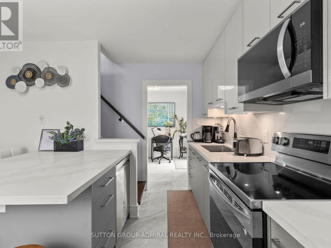 8 SOUTH STREET W, Orillia