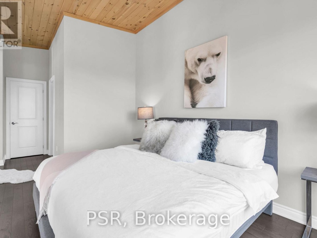 44 CARRICK TRAIL, Gravenhurst (Wood (Gravenhurst))