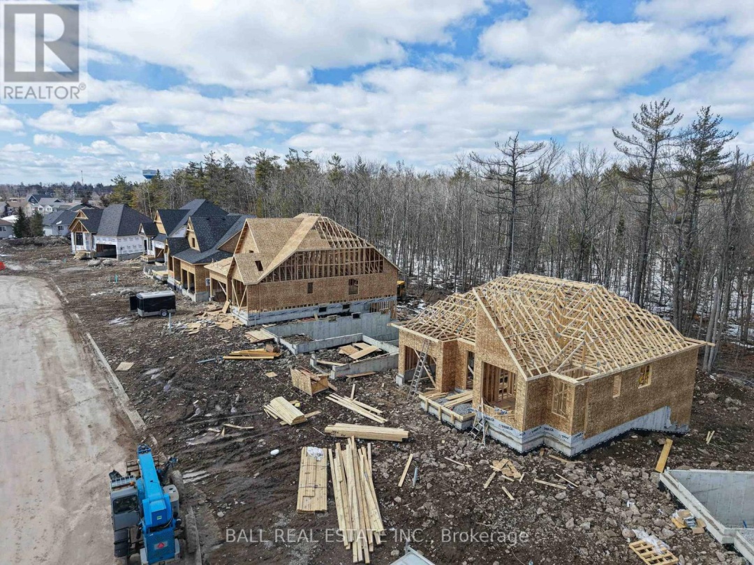 1 HEMLOCK CRESCENT, Kawartha Lakes (Bobcaygeon)