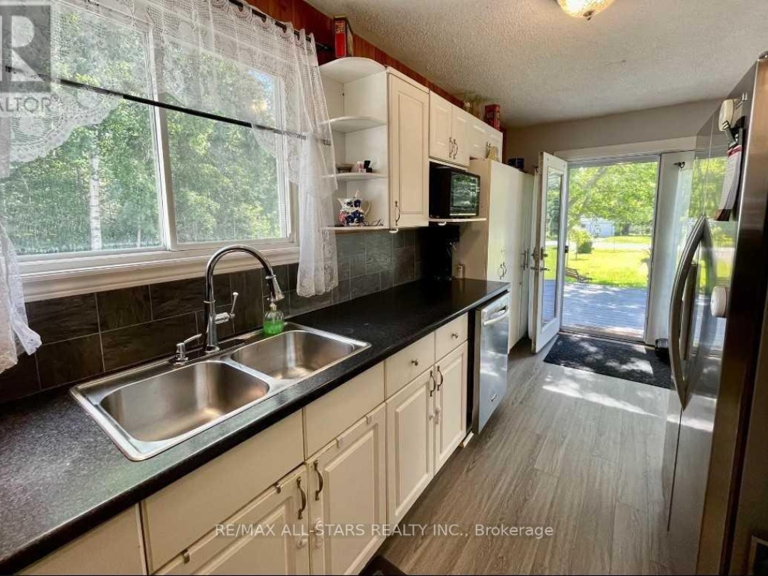 42 CEDAR BAY ROAD, Kawartha Lakes (Carden)