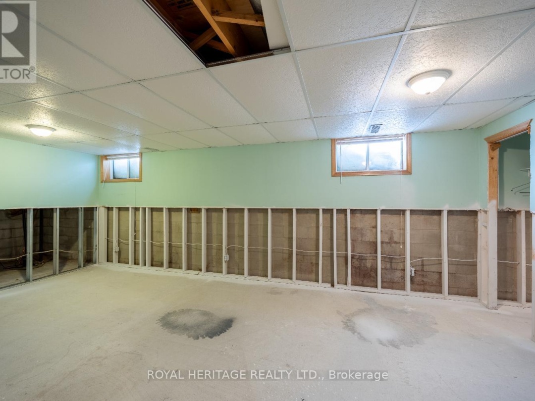 31 WELLINGTON STREET, 