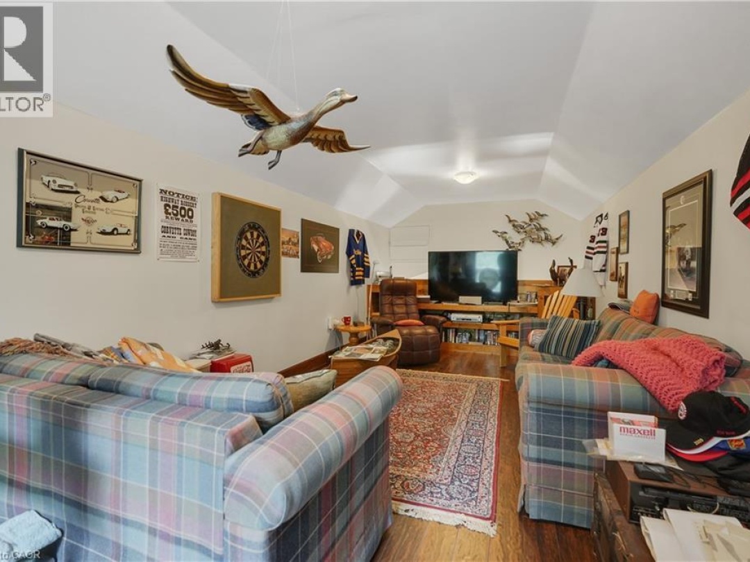 36 MANITOUWABING ESTATES Road, 