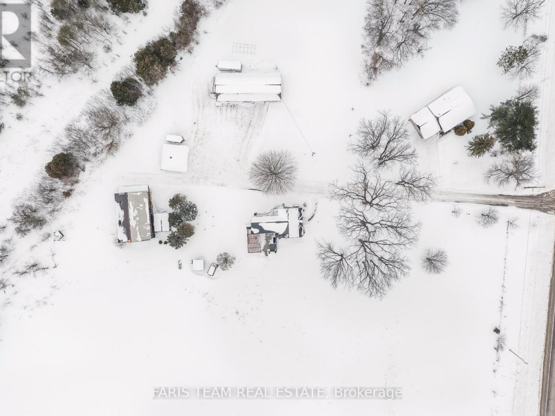 7964 HIGHWAY 93, Tiny