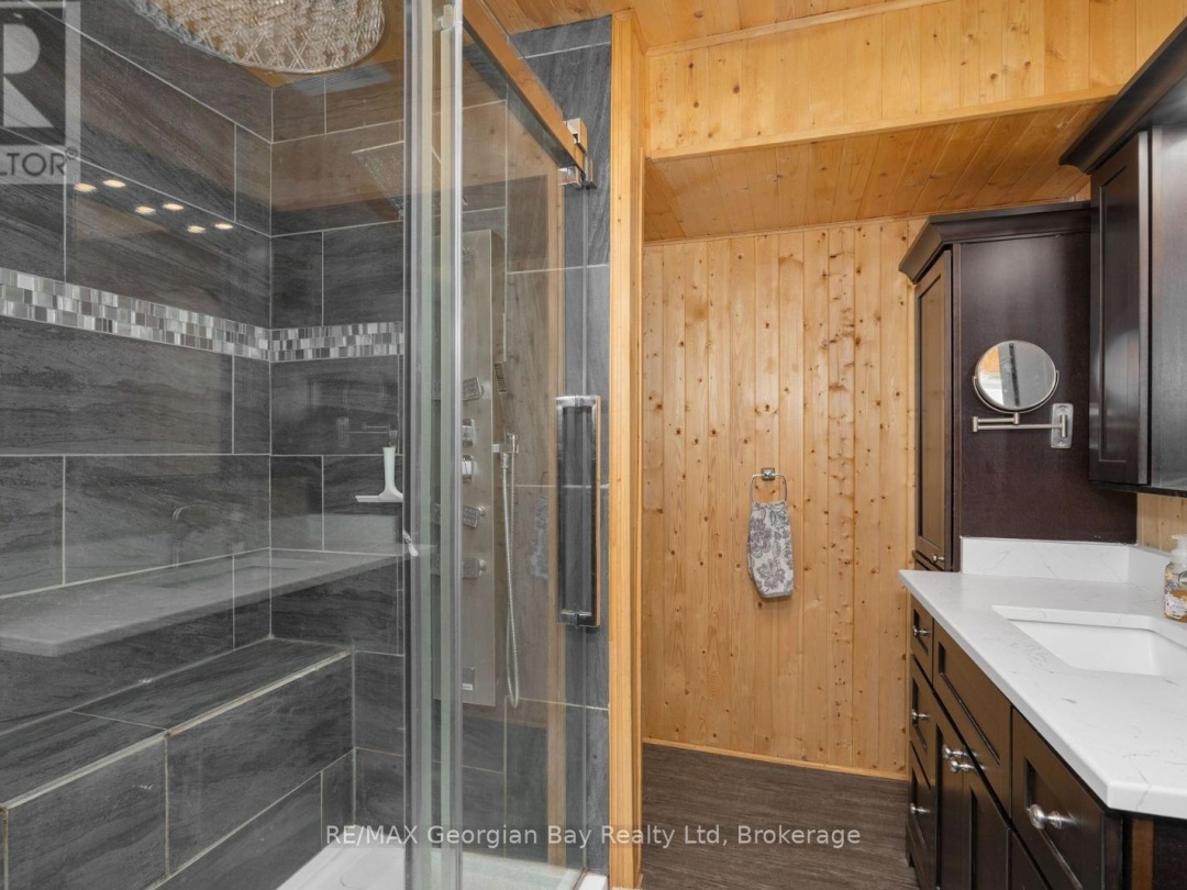 1745 TWIN OAKS CRESCENT, Matchedash Bay