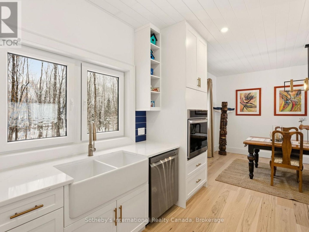 2435 RAVENSCLIFFE ROAD, Huntsville (Stisted)