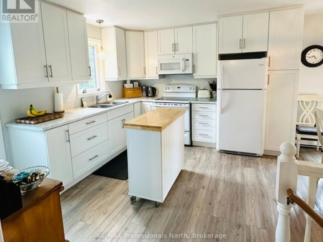 1297 HUNTER CREEK ROAD, Minden Hills (Lutterworth)