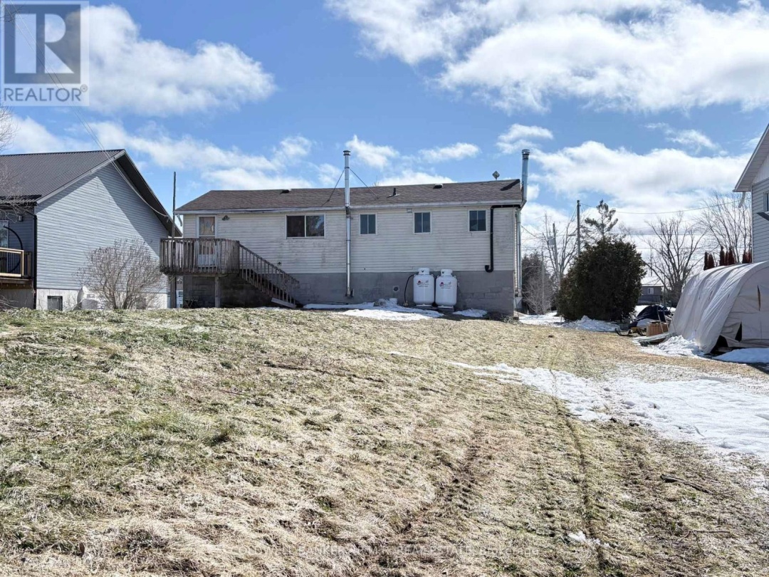 268 MCGUIRE BEACH ROAD, Canal Lake