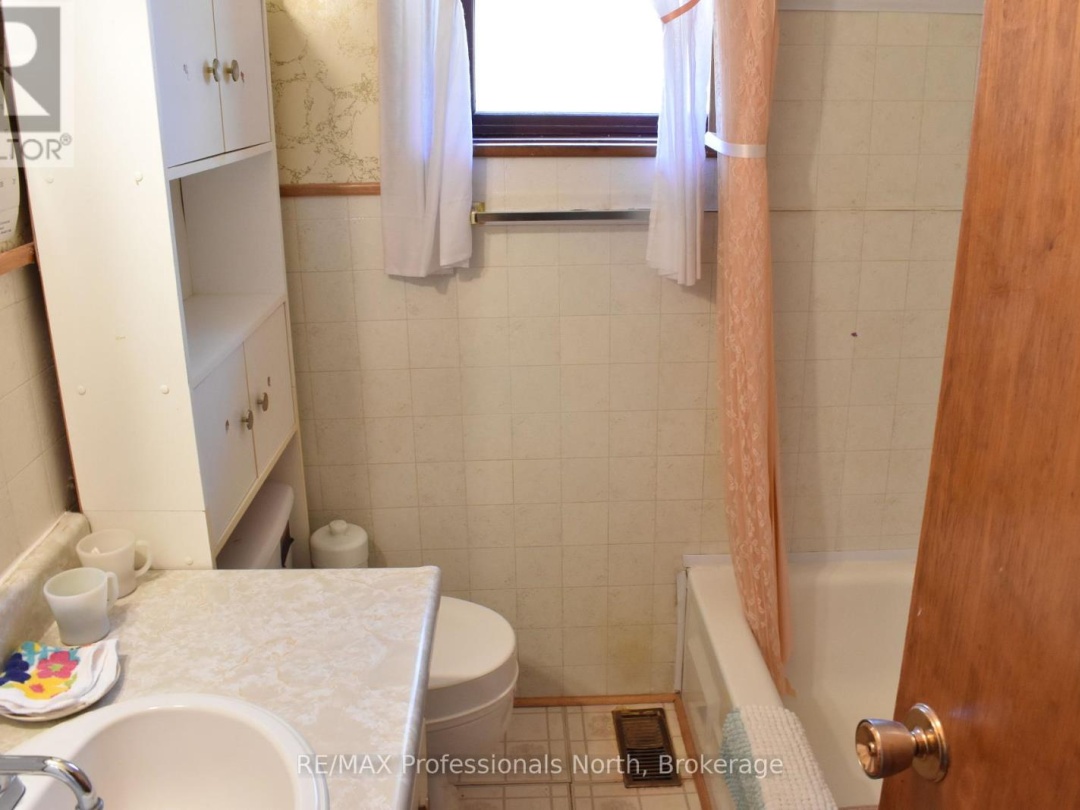 2693 COUNTY ROAD 21, Minden Hills (Minden)