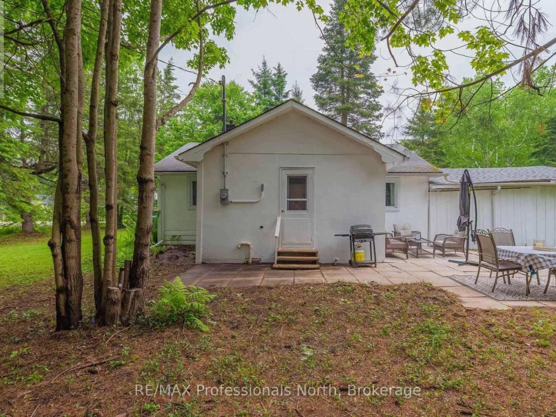 7 STOUFFER STREET, Minden Hills (Minden)