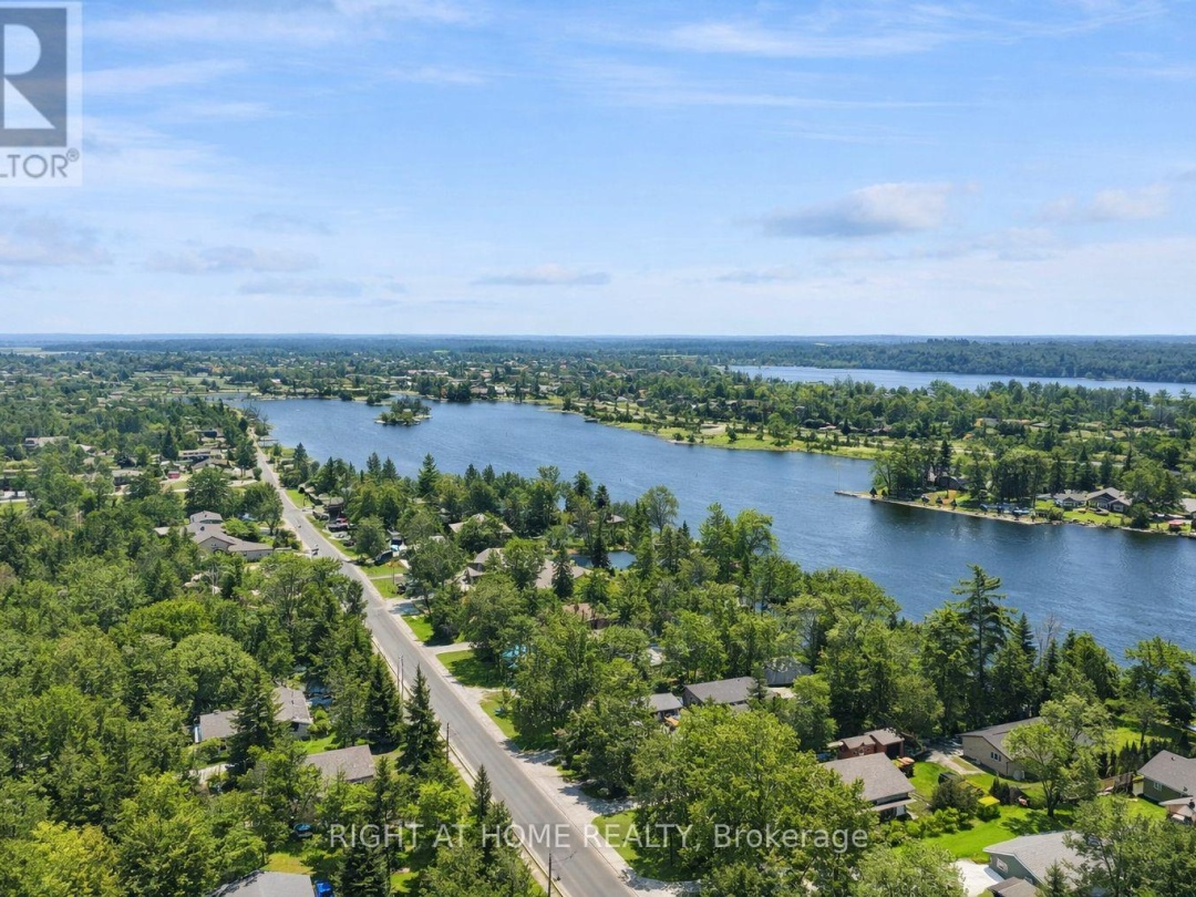 239 FRONT STREET W, Kawartha Lakes (Bobcaygeon)