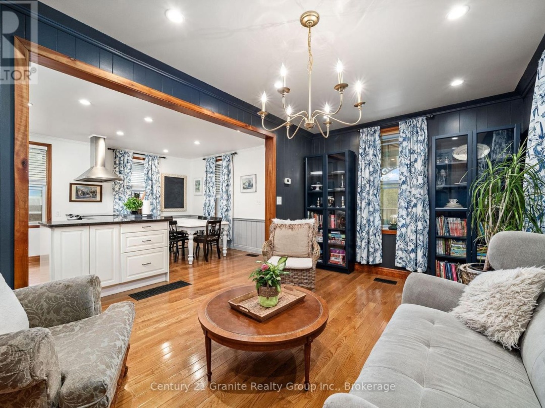 8 BEND STREET, Kawartha Lakes (Kinmount)