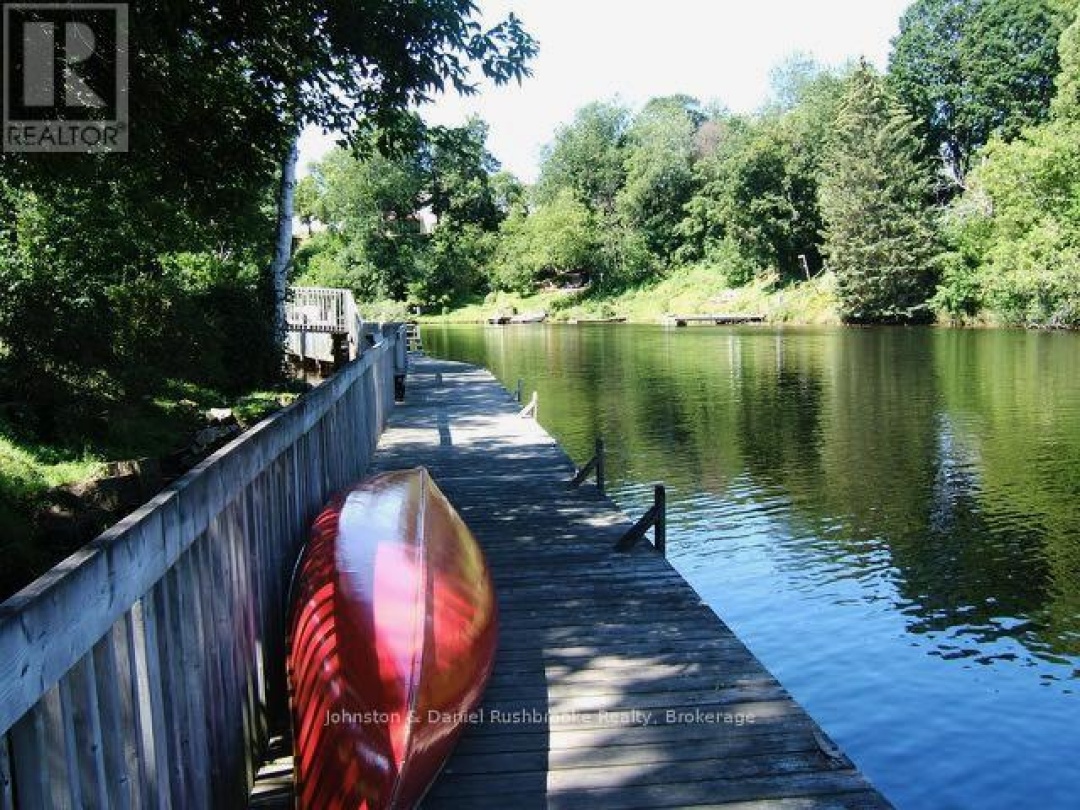 39 SHORELINE DRIVE, Muskoka River