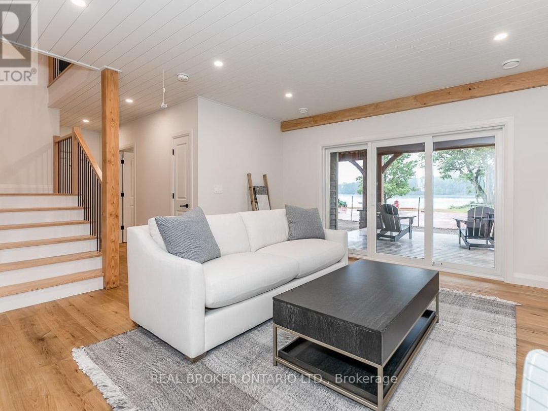 8 1841 Muskoka Road 118 W, Lake Muskoka