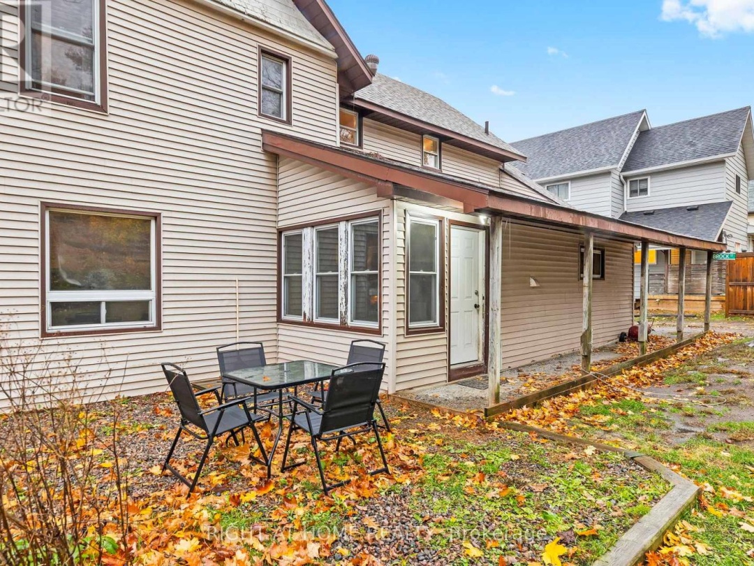 105 GIBSON STREET, Parry Sound