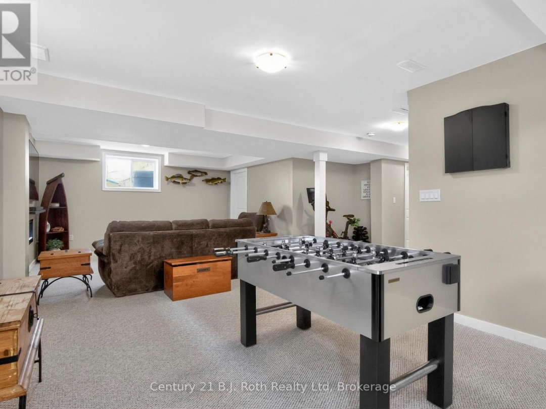 24 HUNTER AVENUE, Tay (Victoria Harbour)