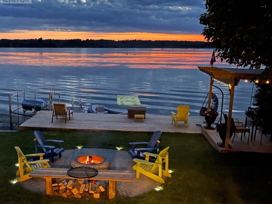 62 ANTIQUARY ROAD, Canal Lake