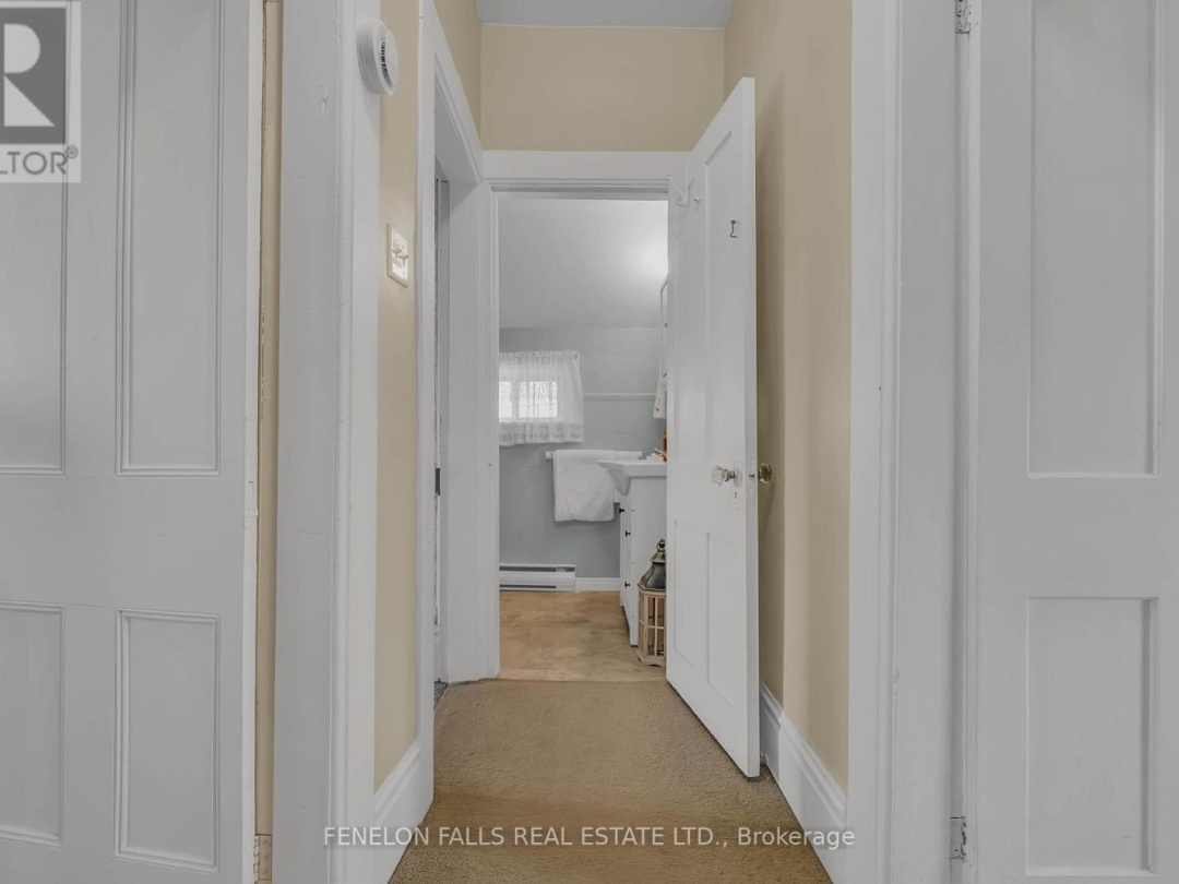 12 NORTH STREET, Kawartha Lakes (Fenelon Falls)