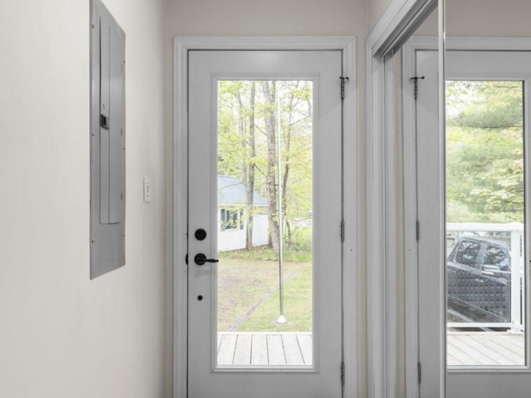 3 - 1166 NORTH SHORE DRIVE, 