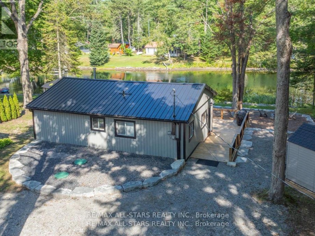 11 LITTLE BAY DRIVE, Gull River