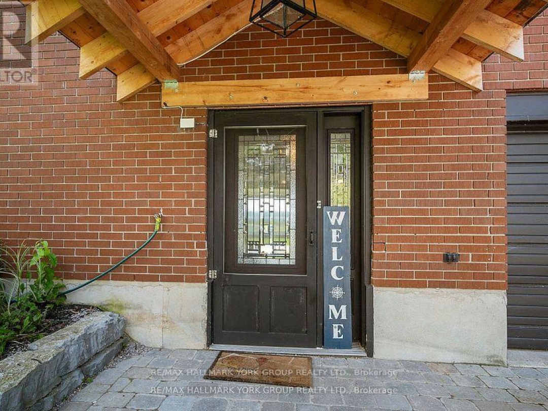 42 LIGHTHOUSE CRESCENT, 