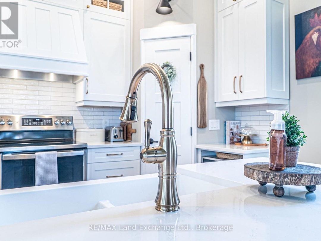 41 SCHOOL ROAD, Kawartha Lakes (Kirkfield)