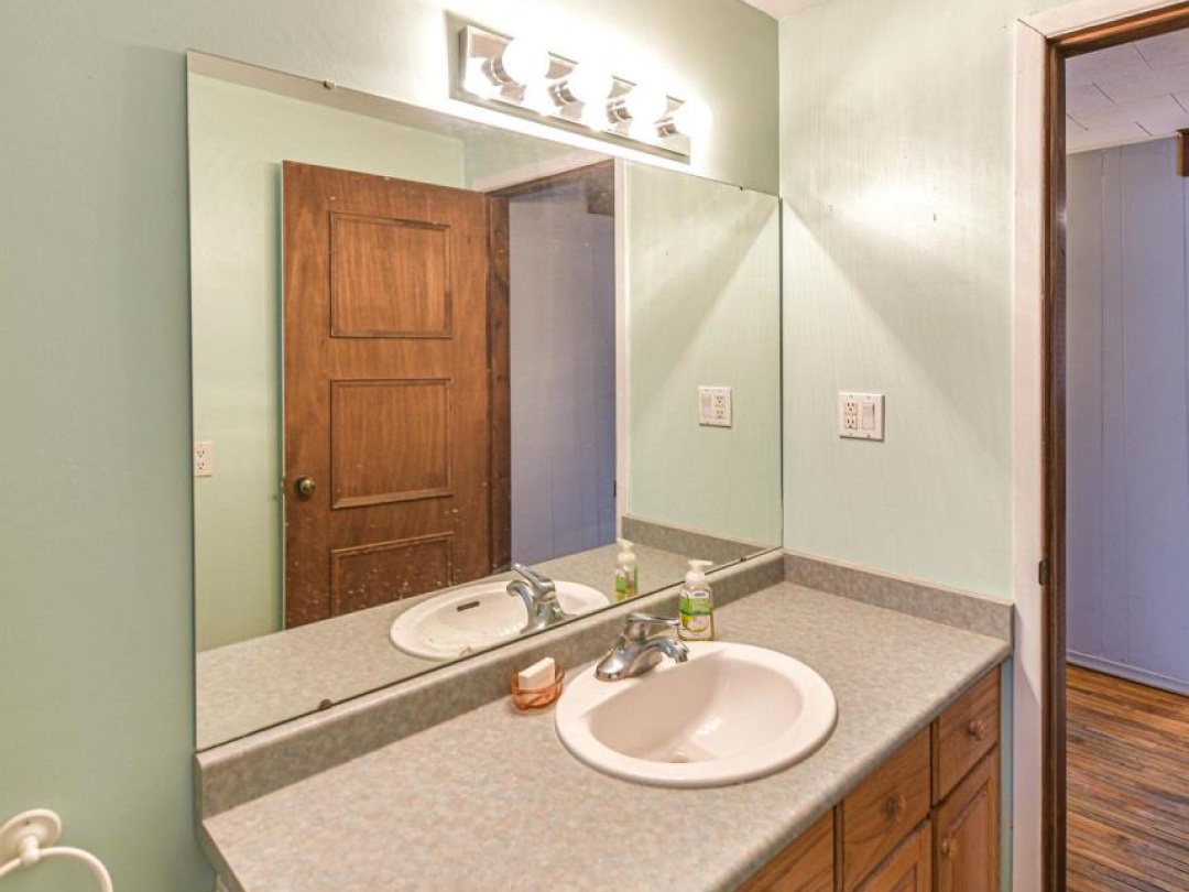 337 COLBORNE STREET W, 