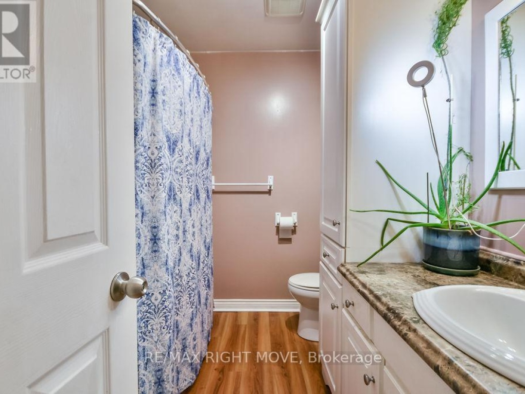 3811 LEO CRESCENT, Barnstable Bay