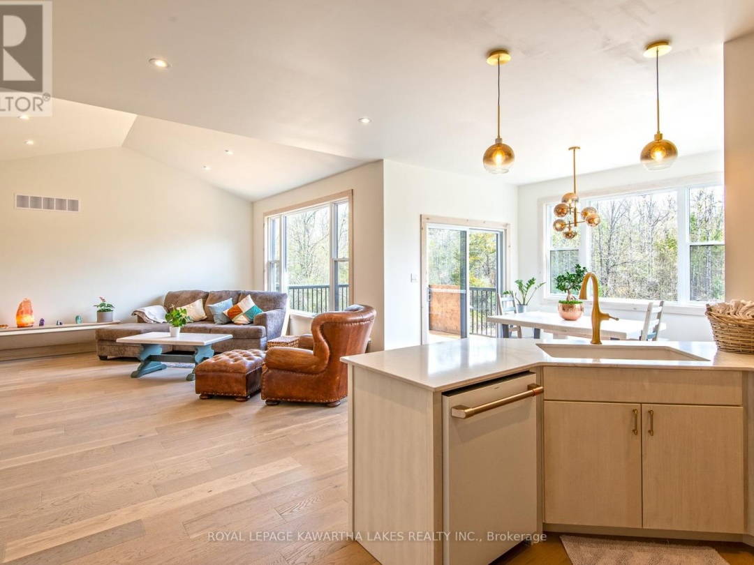 104 MOON LINE ROAD N, 