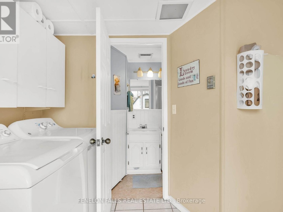 12 NORTH STREET, Kawartha Lakes (Fenelon Falls)