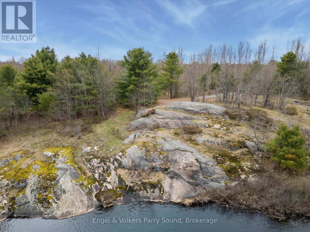 185 LOCH ERNE ROAD, Vowel Lake