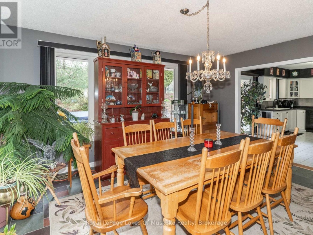 183 SANTAS VILLAGE ROAD, Muskoka River