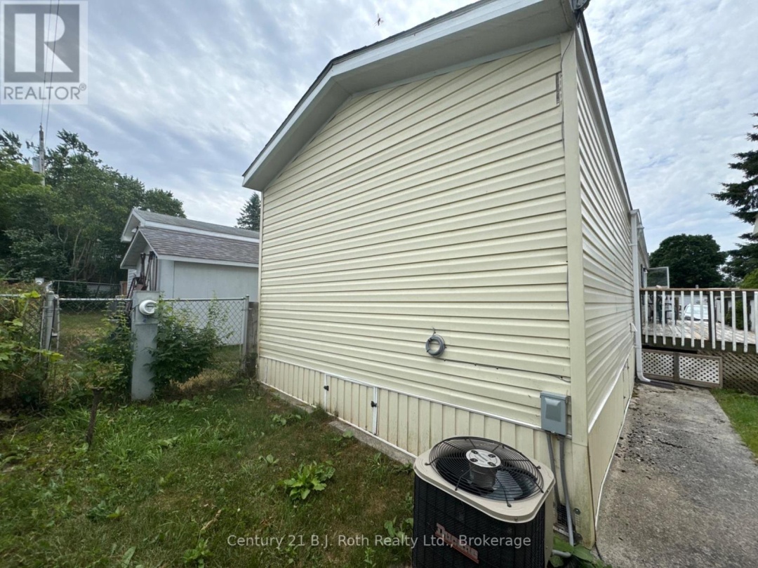4105 SPRUCE ROAD, 