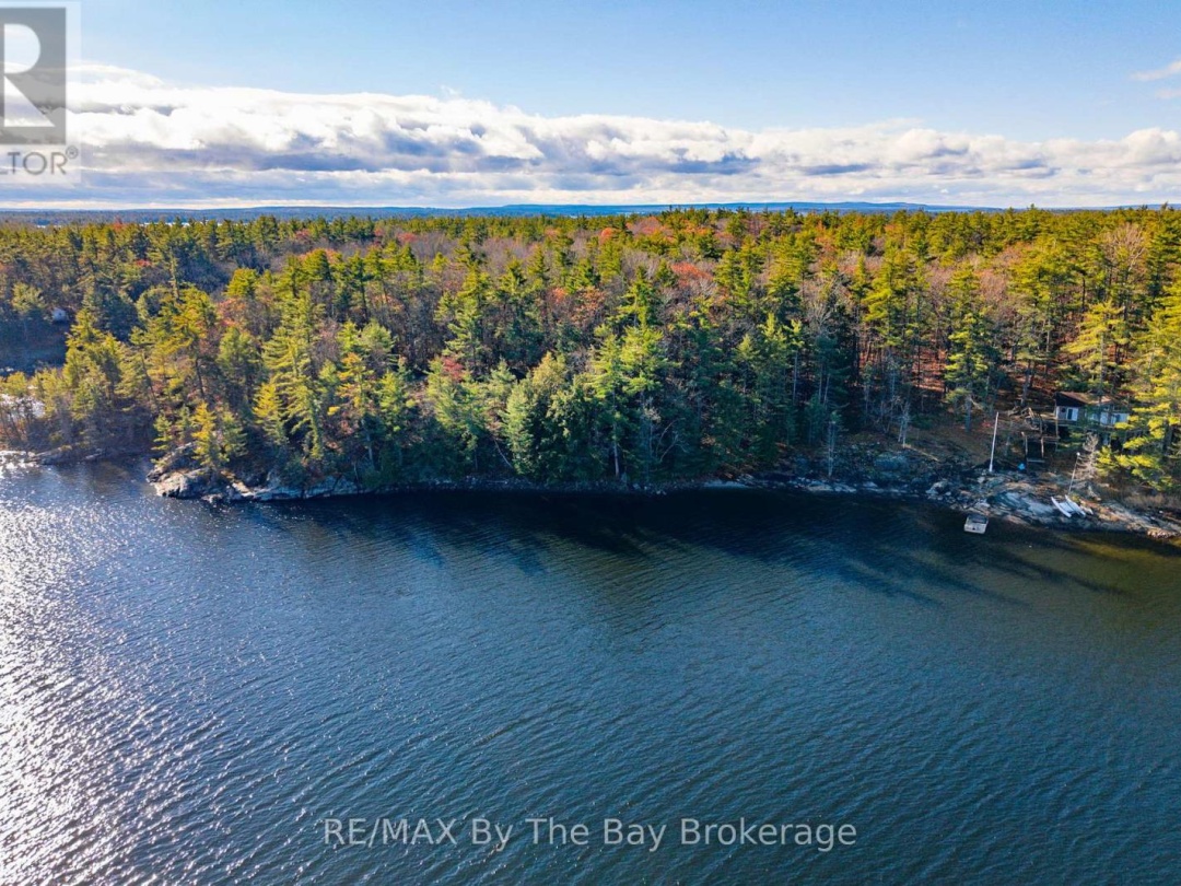 3220 IS 1810 / BONE IS, Georgian Bay
