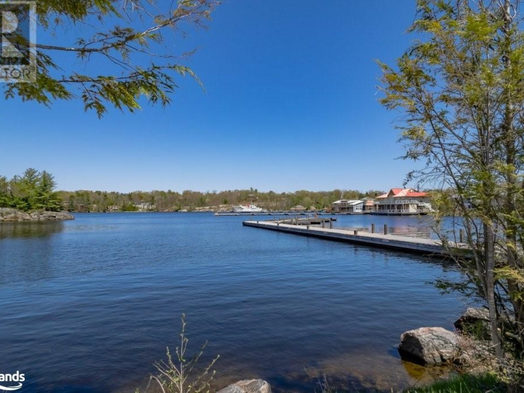 130 Steamship Bay Road Unit# 208, Gravenhurst