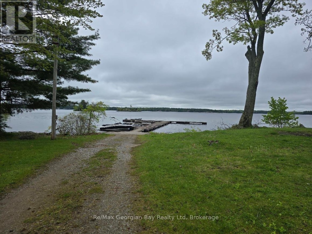 1230 GRANDVIEW LODG ROAD, Sparrow Lake