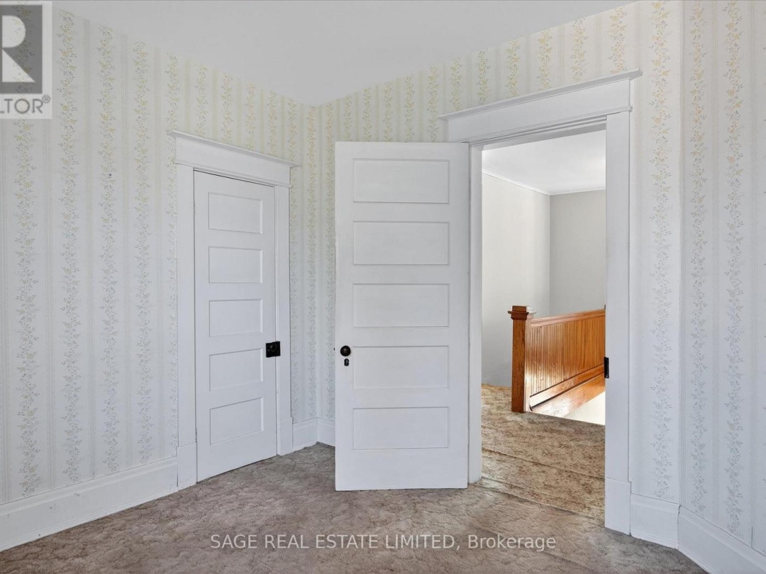 33 JOHN STREET, Kawartha Lakes (Bobcaygeon)