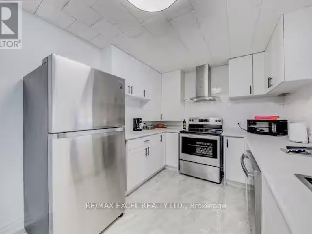 34 HARGRAVE ROAD, Mitchell Lake