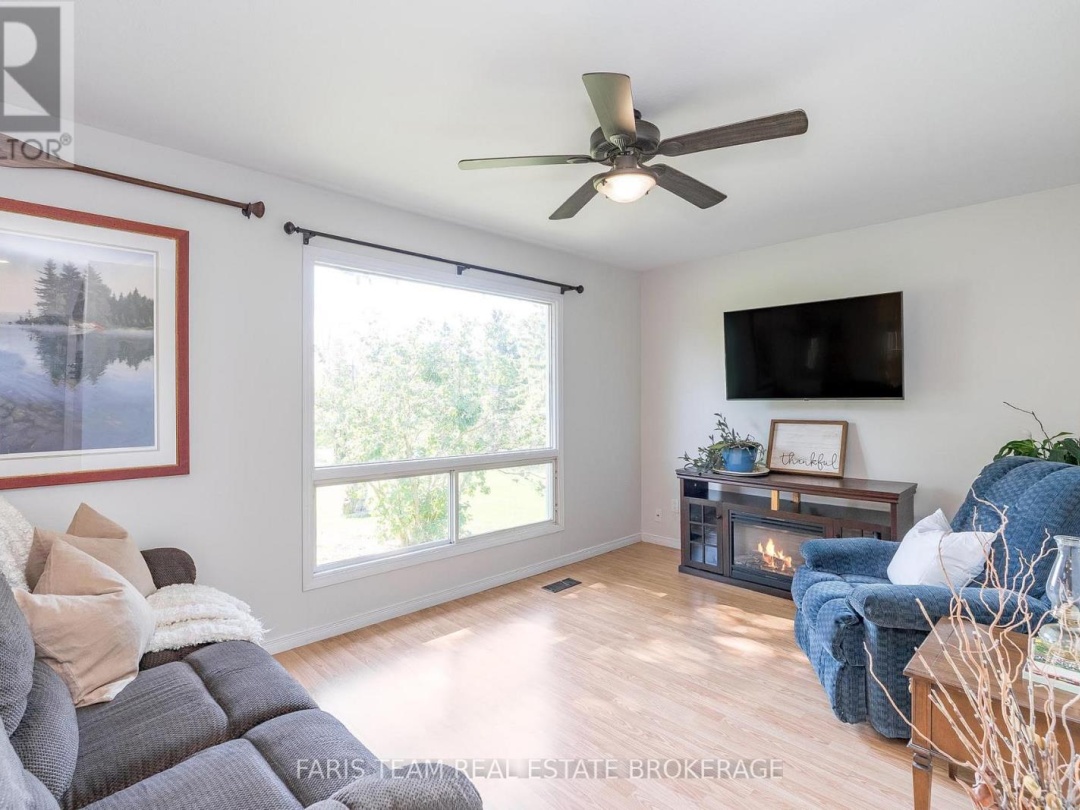 2243 ANDERSON LINE, 