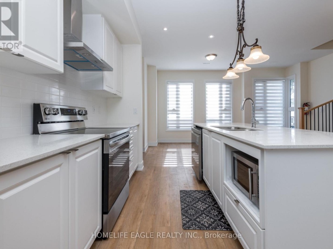2 MARINER'S PIER WAY, Lake Simcoe