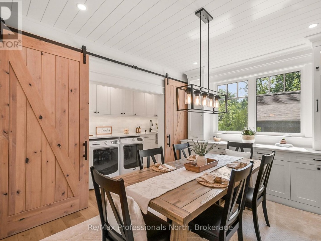 1054 BRYDONS BAY ROAD, Lake Muskoka
