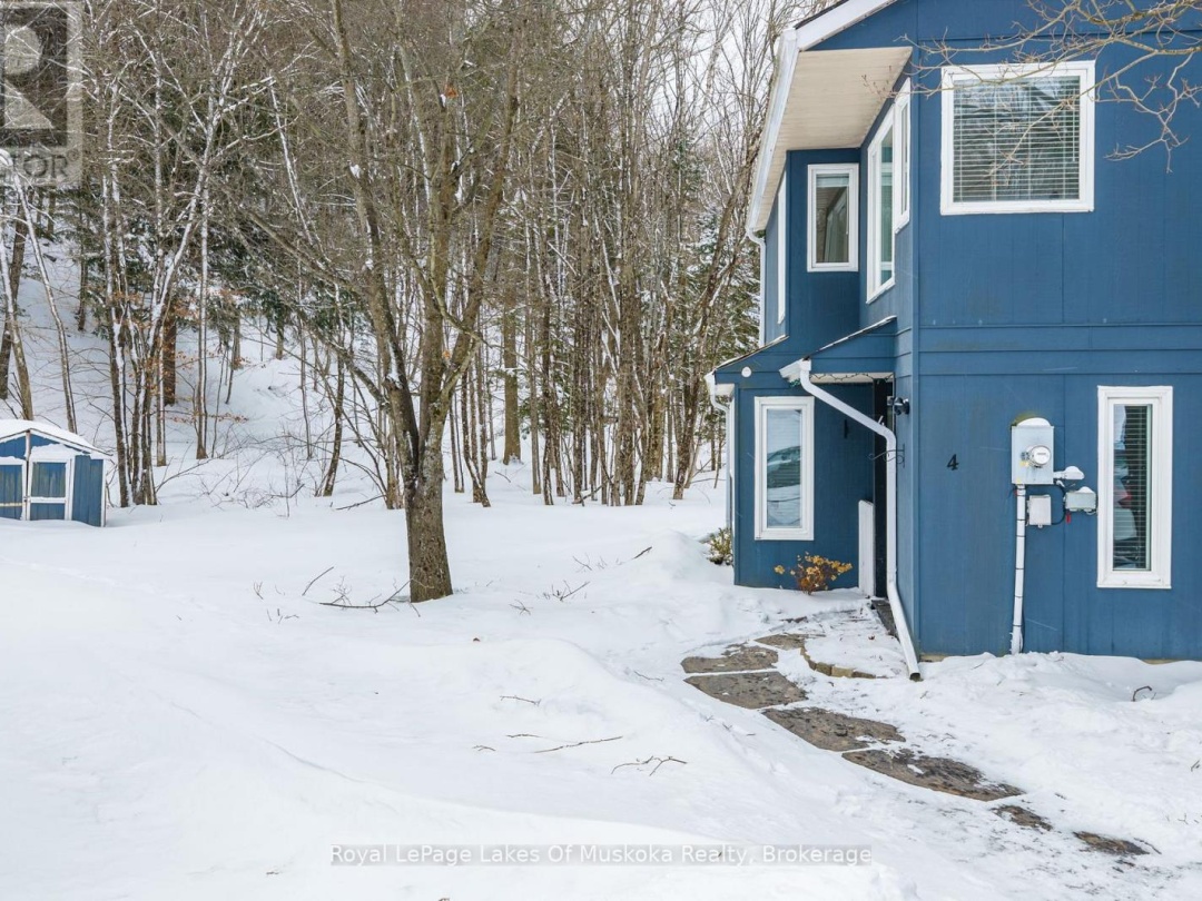 4 - 1551 HIDDEN VALLEY ROAD, Peninsula Lake