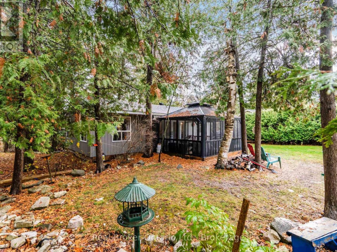 33 GLOUCESTER GROVE, Georgian Bay