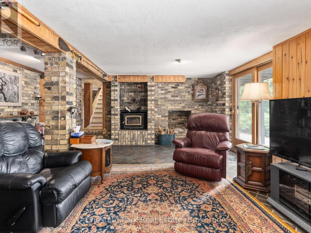 652 NORTH WASEOSA LAKE ROAD, 