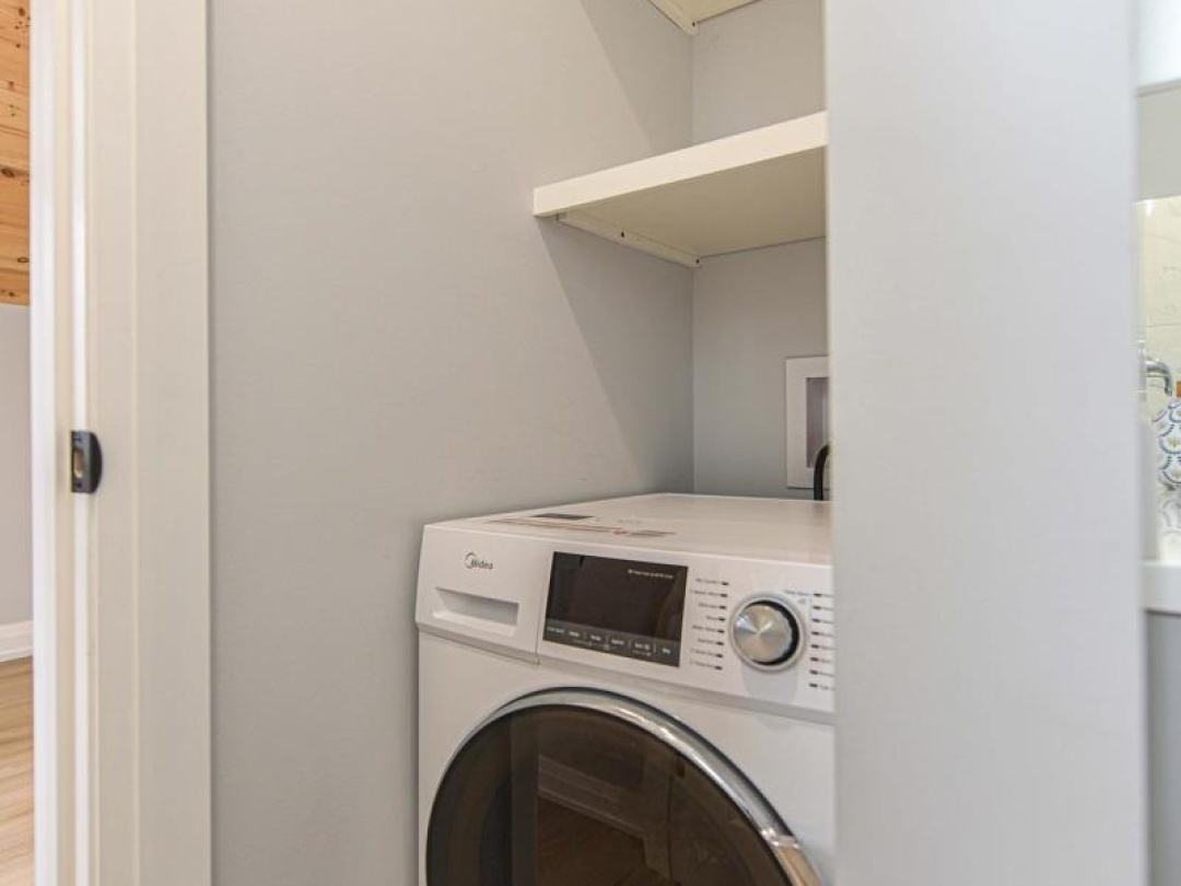 274 MISSISSAGA STREET W, 