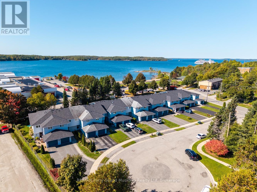 18 GEORGIAN BAY AVENUE, Parry Sound