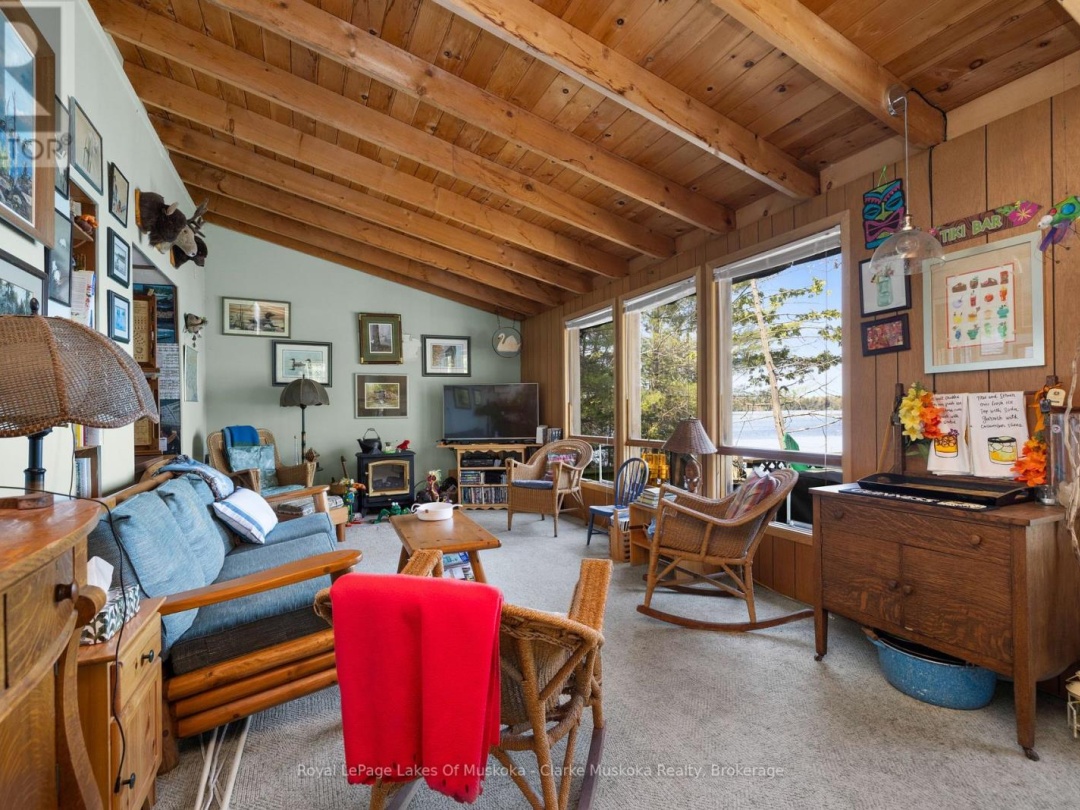 185 WOODLAND TRAIL, Gloucester Pool