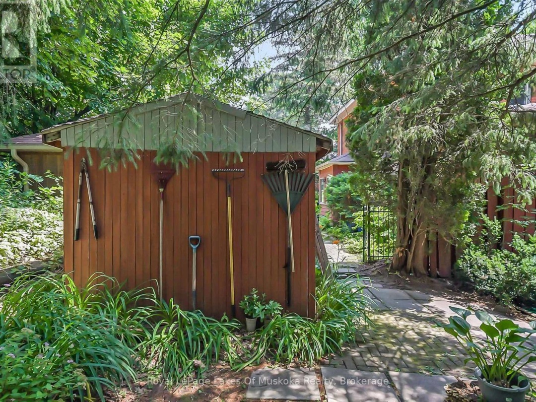 98 MUSKOKA ROAD, 